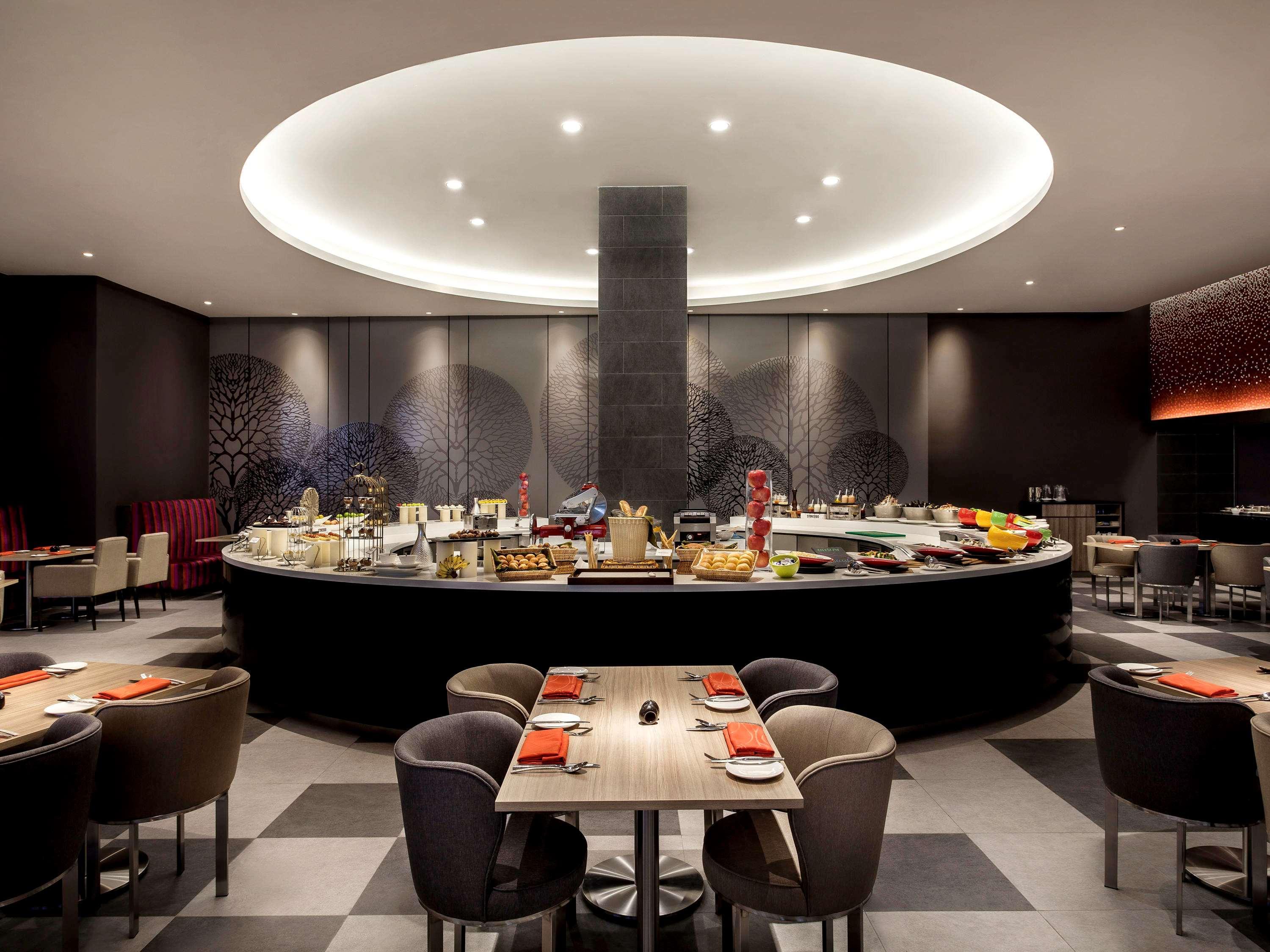 พูลแมน มิริ วอเตอร์ฟรอนต์ Hotel มีรี ภายนอก รูปภาพ The restaurant