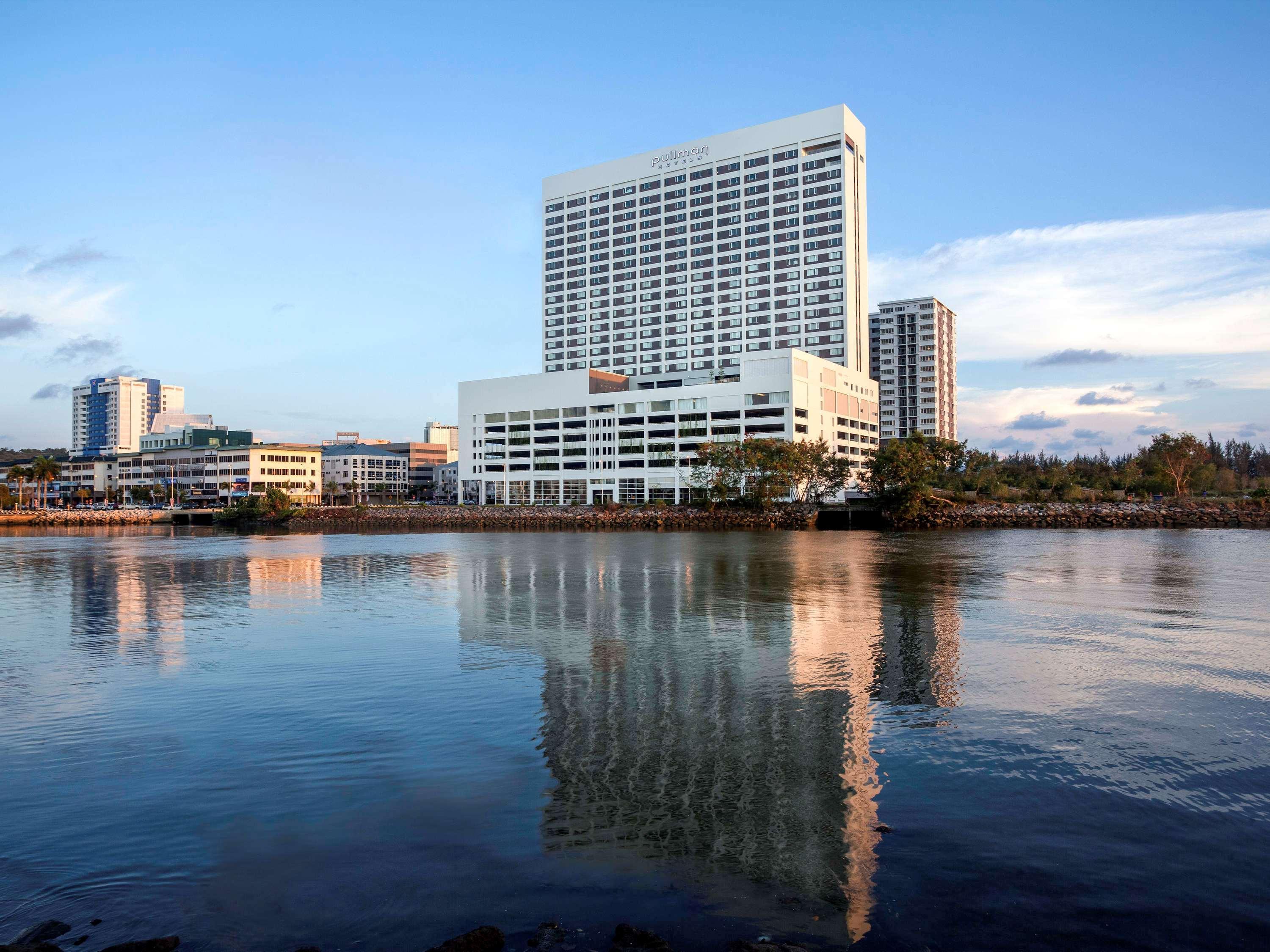 พูลแมน มิริ วอเตอร์ฟรอนต์ Hotel มีรี ภายนอก รูปภาพ The Harbor Tower