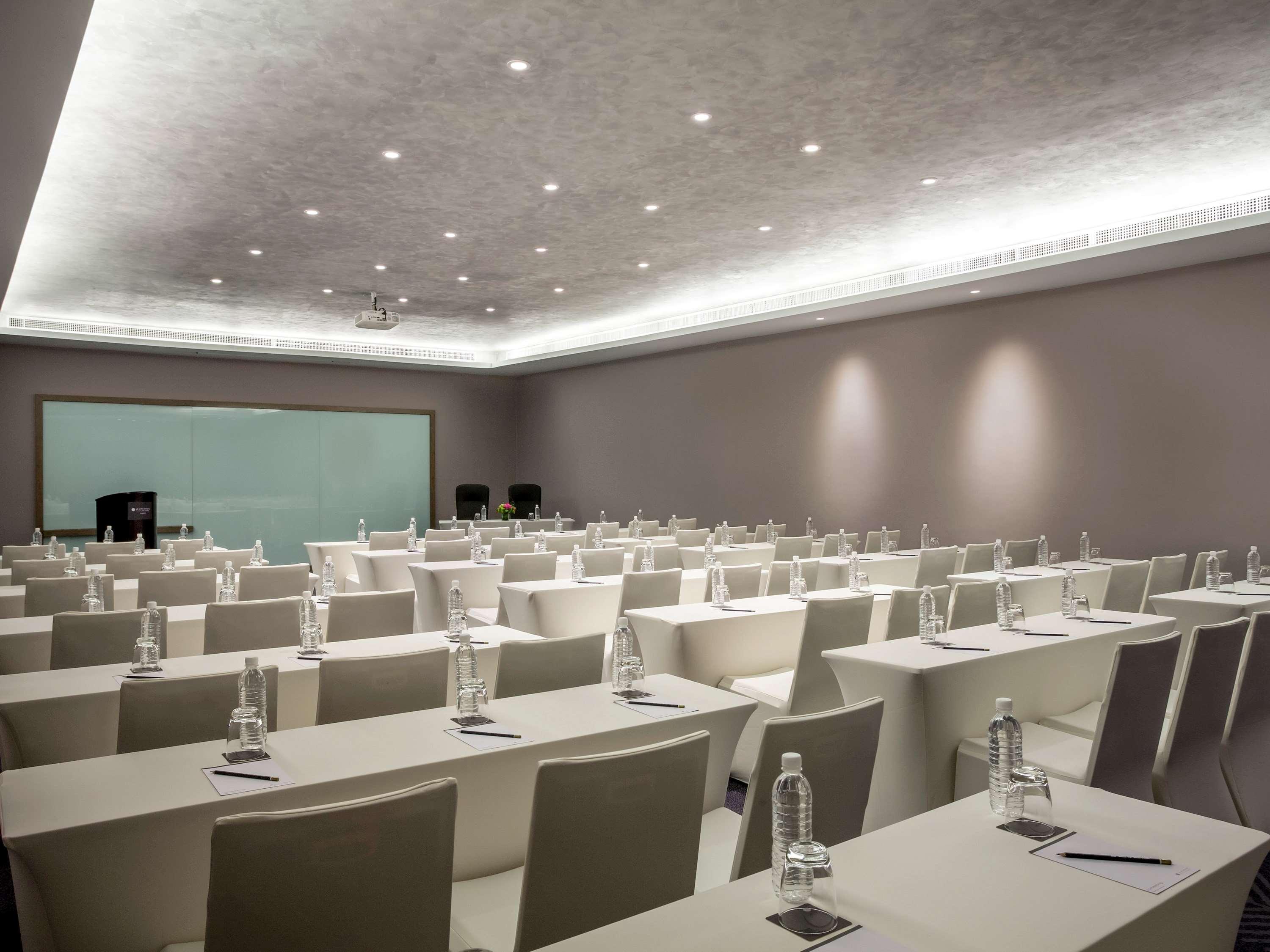 พูลแมน มิริ วอเตอร์ฟรอนต์ Hotel มีรี ภายนอก รูปภาพ Meeting room