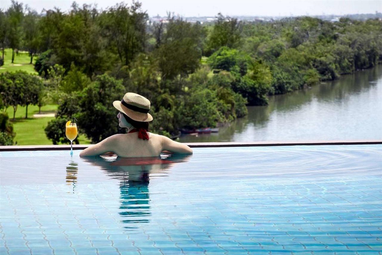 พูลแมน มิริ วอเตอร์ฟรอนต์ Hotel มีรี ภายนอก รูปภาพ Infinity pool at The Oberoi, Udaiypore