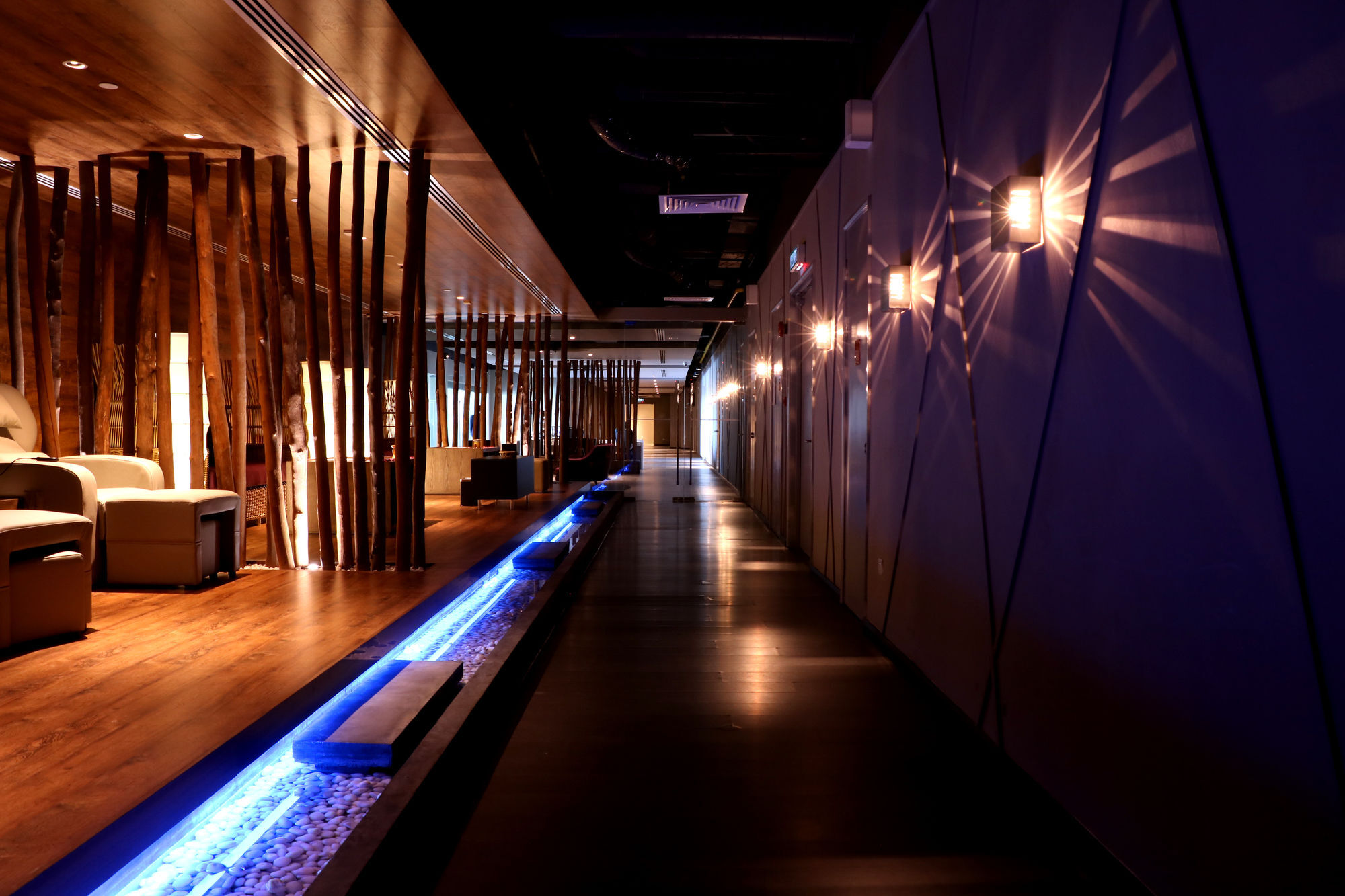 พูลแมน มิริ วอเตอร์ฟรอนต์ Hotel มีรี ภายนอก รูปภาพ The interior of the airport's VIP lounge