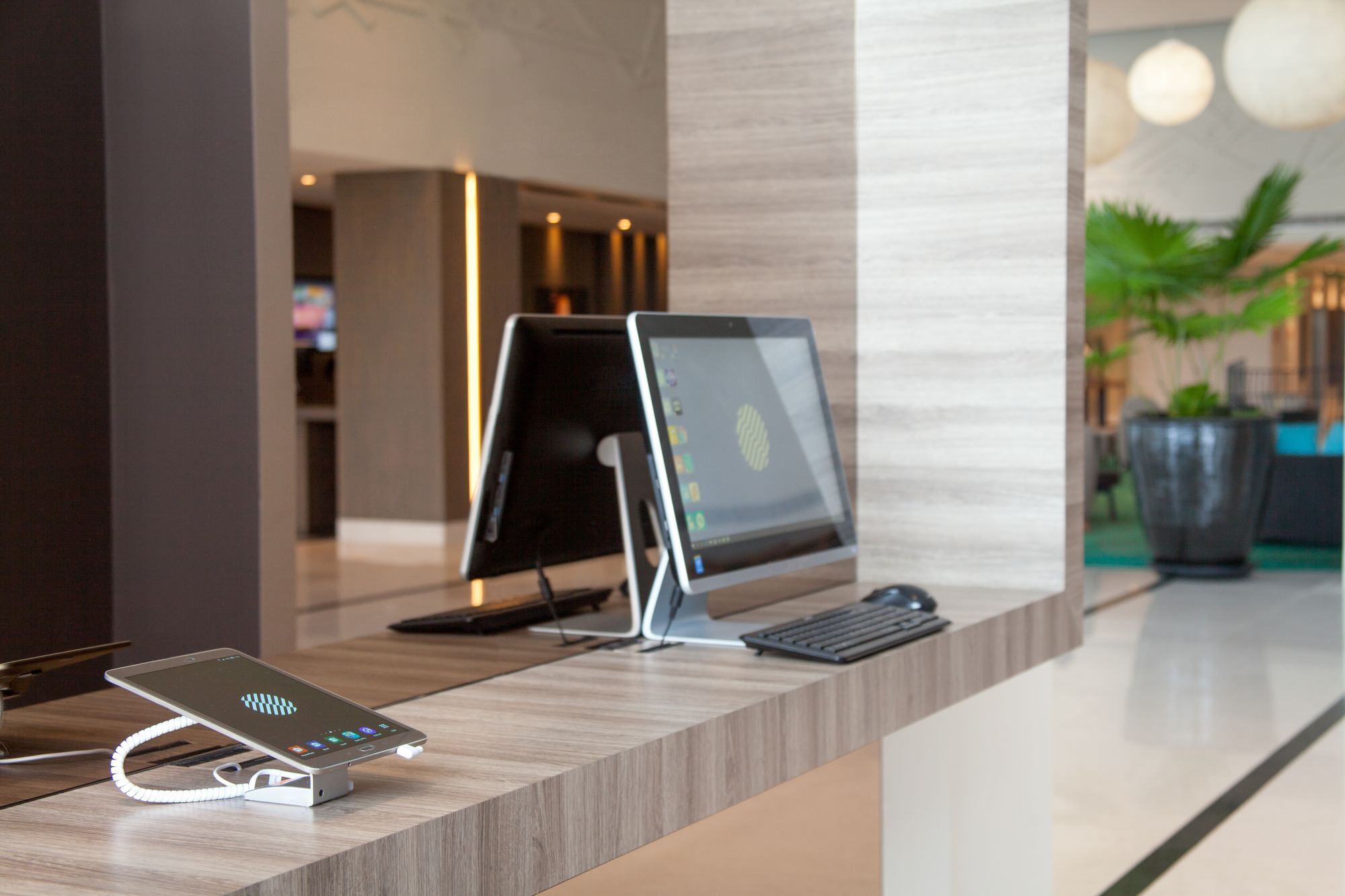 พูลแมน มิริ วอเตอร์ฟรอนต์ Hotel มีรี ภายนอก รูปภาพ A computer at a hotel