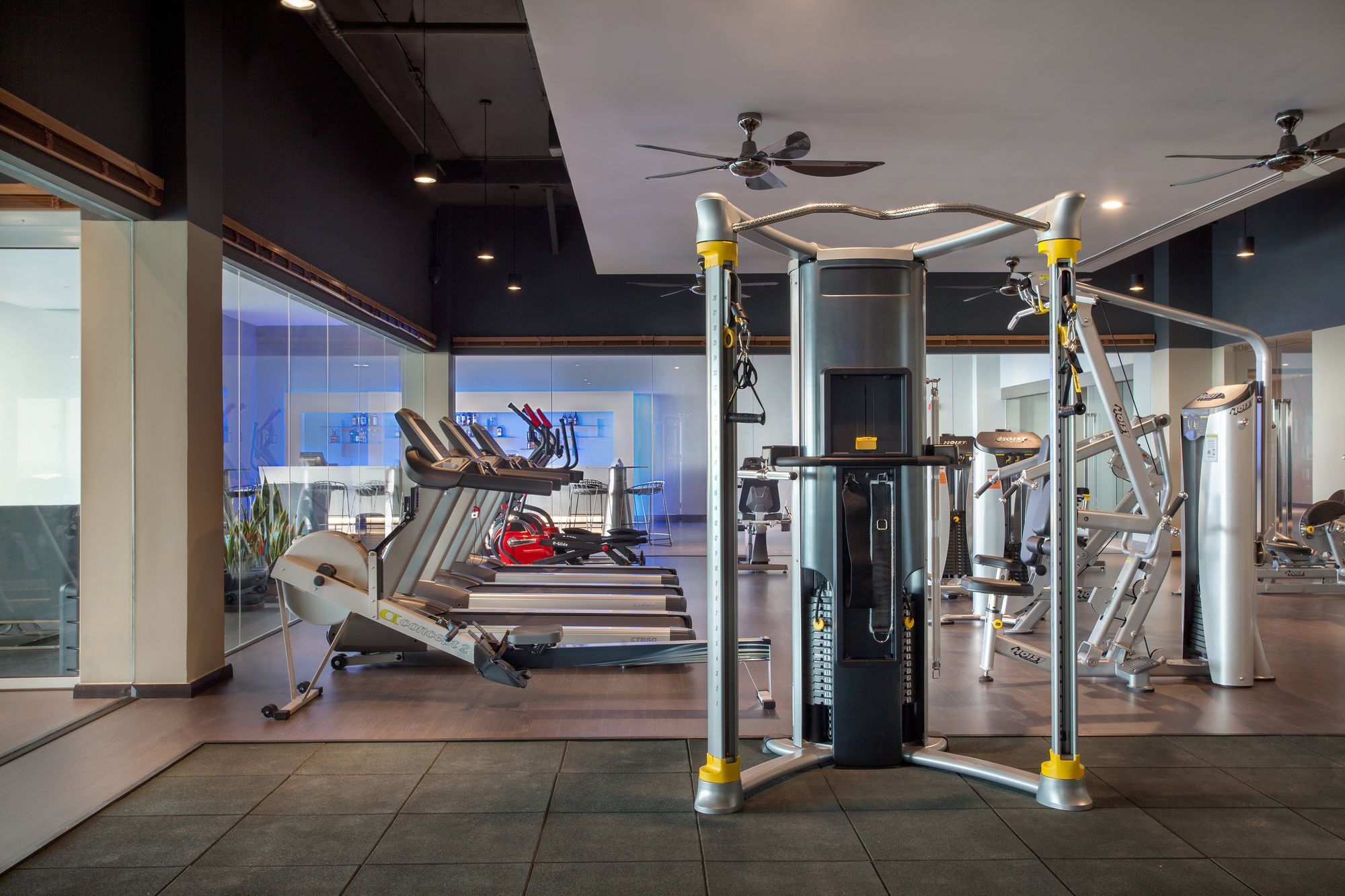 พูลแมน มิริ วอเตอร์ฟรอนต์ Hotel มีรี ภายนอก รูปภาพ The gym at the hotel