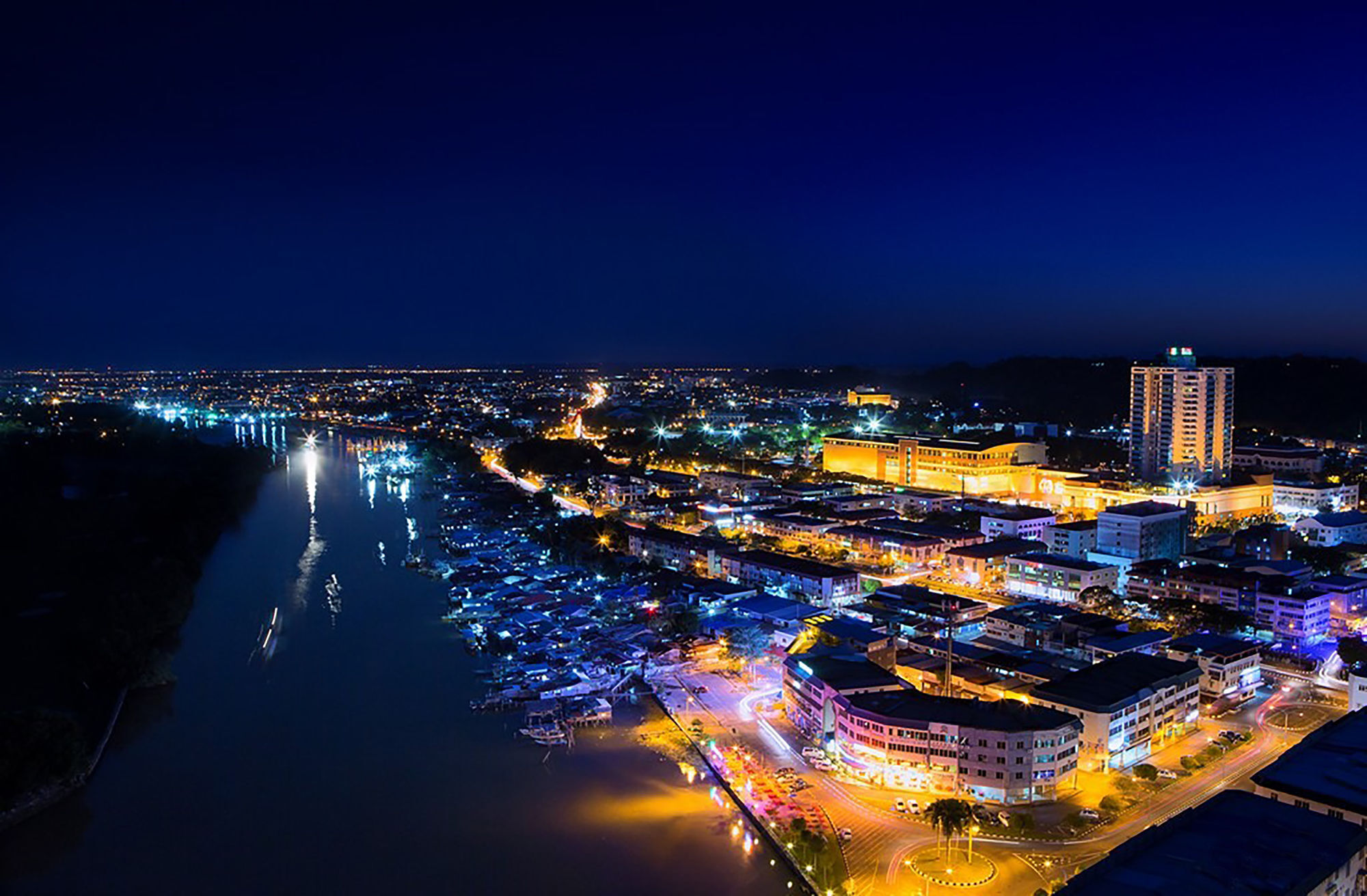 พูลแมน มิริ วอเตอร์ฟรอนต์ Hotel มีรี ภายนอก รูปภาพ Aerial view of the port of La Rochelle